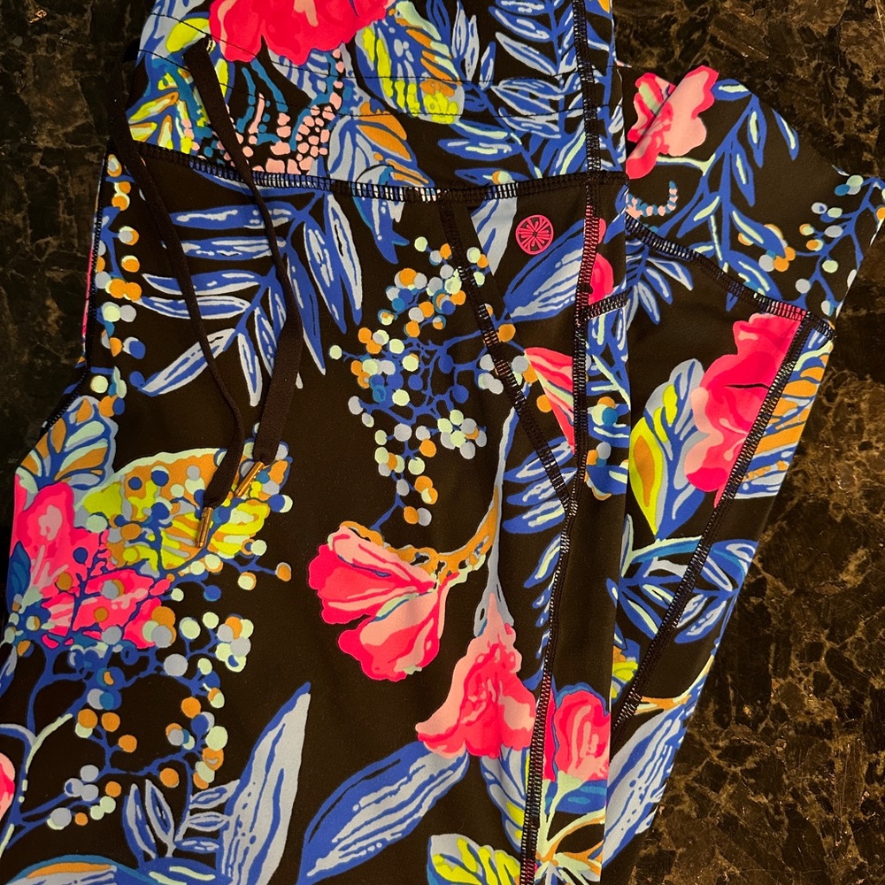 COPY - Lilly Pulitzer Luxletic leggings in excellent used condition